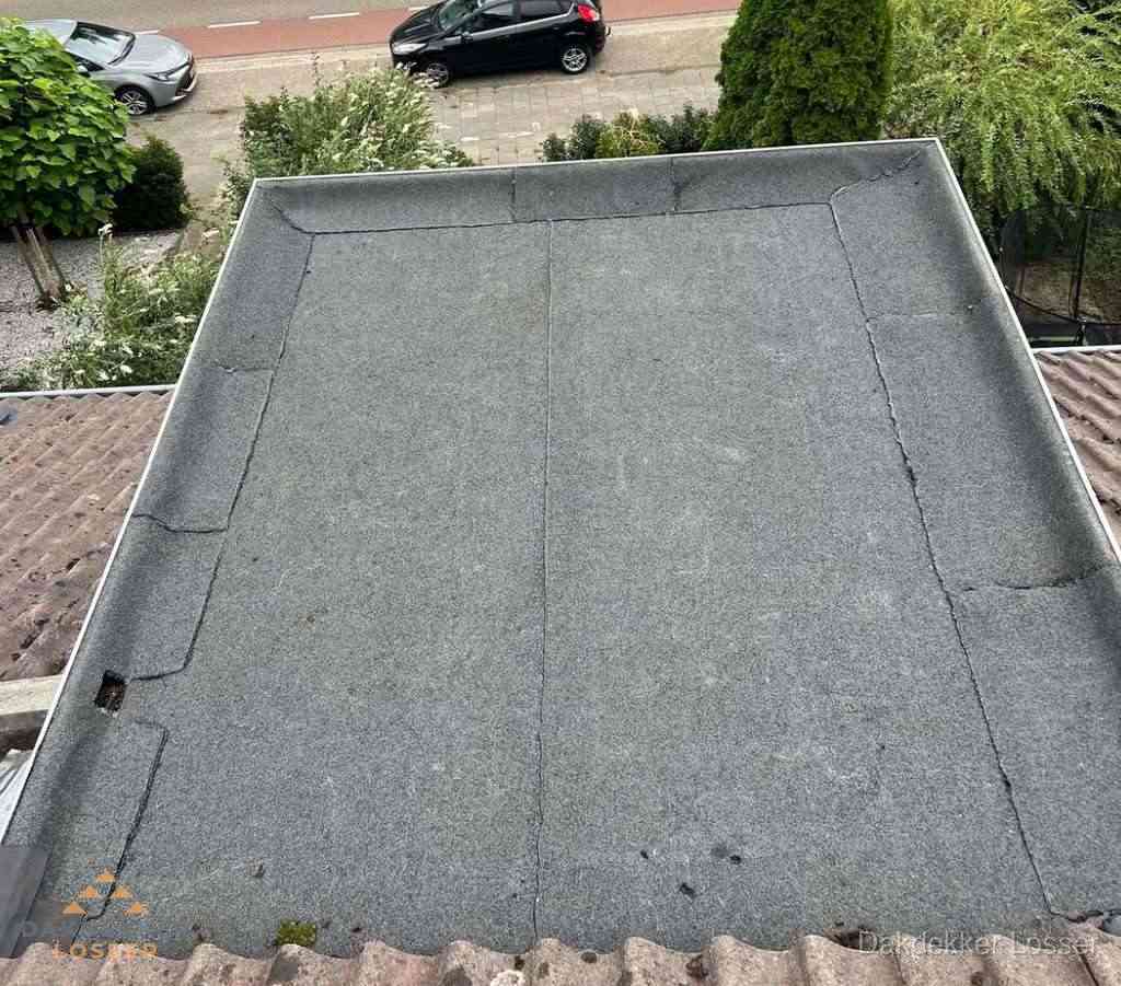 Dakbedekking schuur met bitumen in Losser Dakbedekking schuur met bitumen in Losser